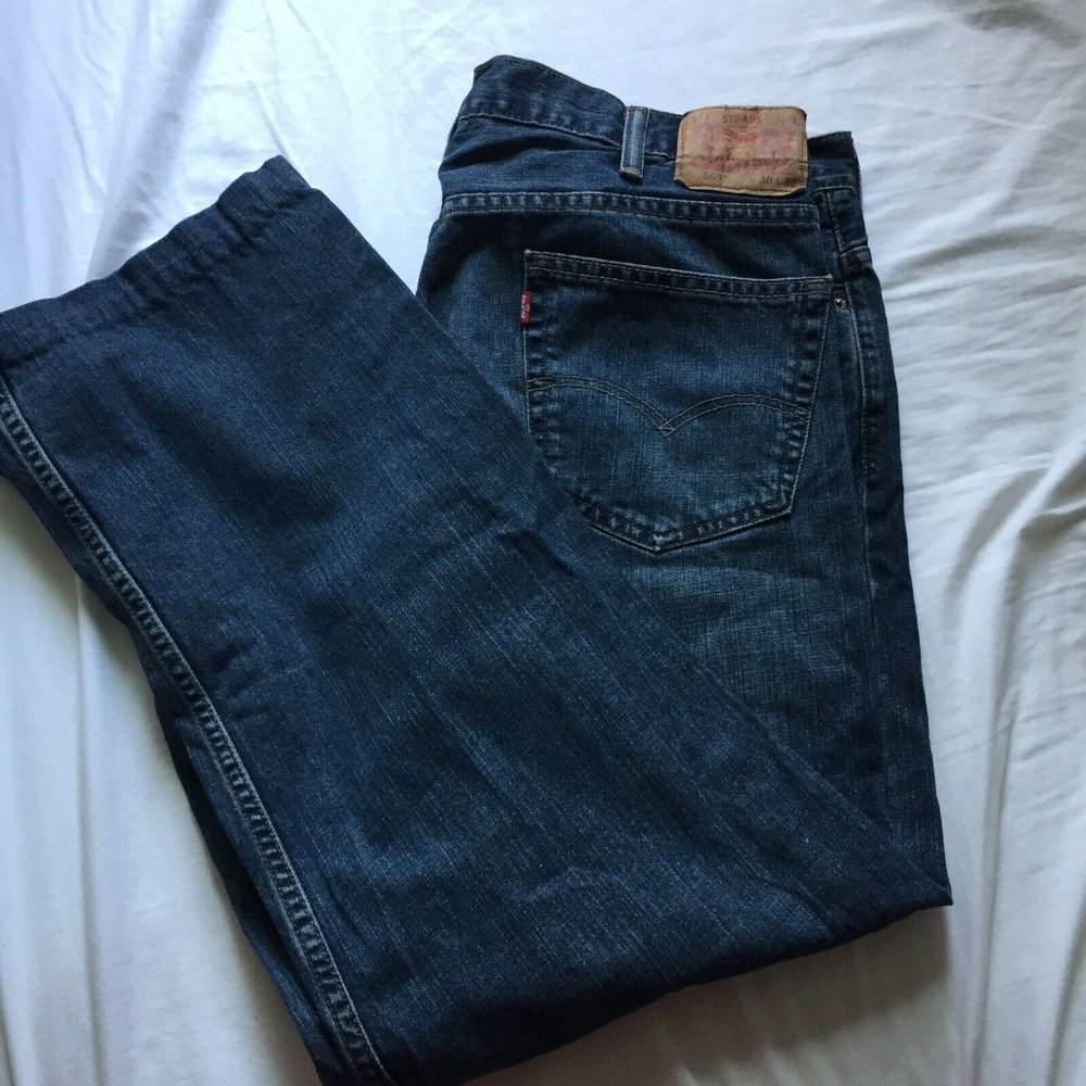 Dark wash Levi's style 569 nwot